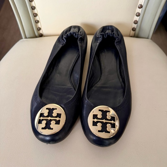 Tory Burch Black Leather Flats with Gold Emblem - Picture 11 of 11